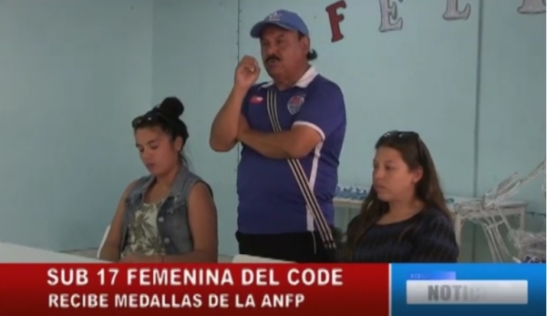 SUB 17 FEMENINA DEL CODE RECIBE MEDALLAS DE LA ANFP