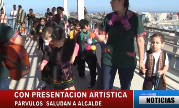 CON PRESENTACI&Oacute;N ART&Iacute;STICA P&Aacute;RVULOS SALUDAN A ALCALDE