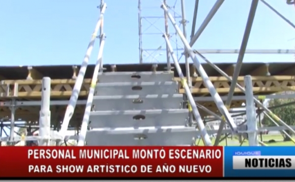 PERSONAL MUNICIPAL MONT&Oacute; ESCENARIO PARA SHOW ART&Iacute;STICO DE A&Ntilde;O NUEVO