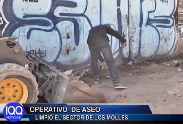 OPERATIVO DE ASEO LIMPI&Oacute; EL SECTOR DE BAJO MOLLE