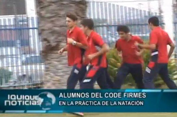 ALUMNOS DEL CODE FIRMES EN LA PR&Aacute;CTICA DE LA NATACI&Oacute;N