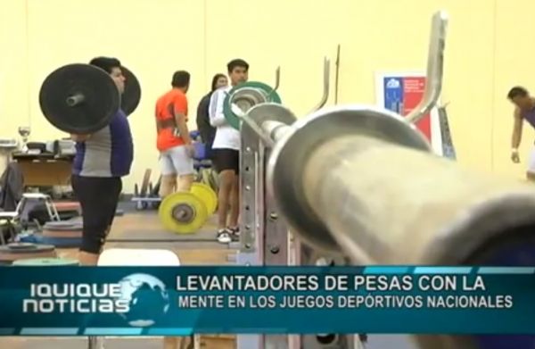 LEVANTADORES DE PESAS CON LA MENTE EN LOS JUEGOS DEPORTIVOS NACIONALES
