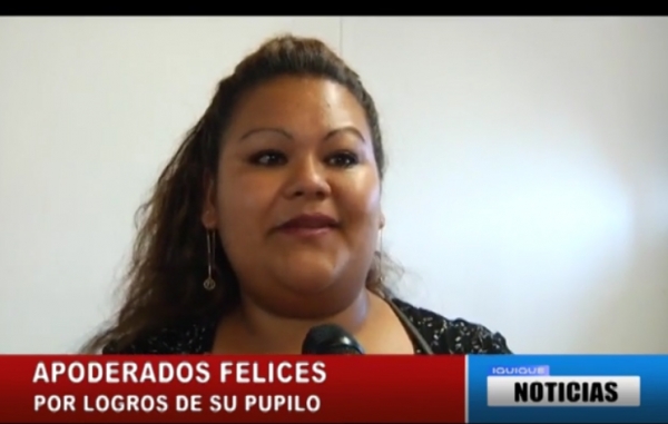 APODERADOS FELICES POR LOGROS DE SU PUPILO